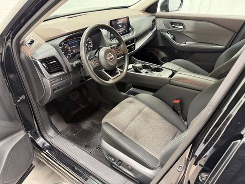 Used 2022 Nissan Rogue SV FWD image 11