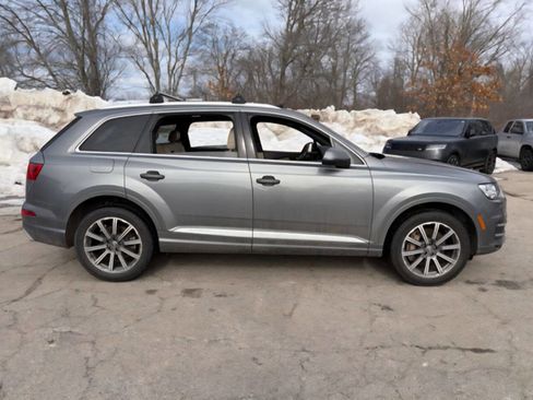 Used 2017 Audi Q7 3.0T Premium Plus w/ Premium Plus Package image 4