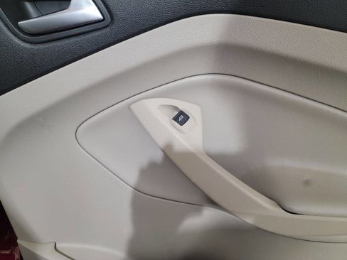 Used 2018 Ford Escape SE FWD image 18