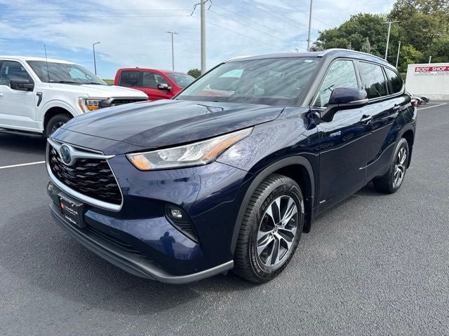 Used 2020 Toyota Highlander XLE AWD/4WD image 5