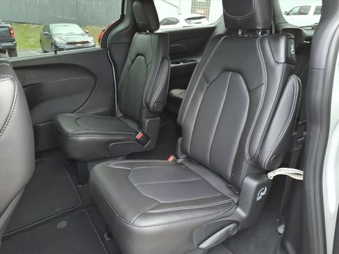 New 2026 Chrysler Voyager LX FWD image 9