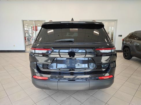 Used 2021 Jeep Grand Cherokee L Laredo AWD/4WD image 3