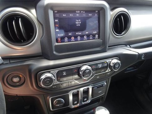 Used 2021 Jeep Wrangler Sport AWD/4WD image 17