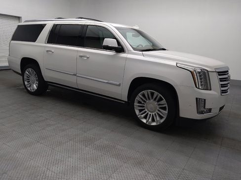 Used 2017 Cadillac Escalade ESV Platinum RWD image 11