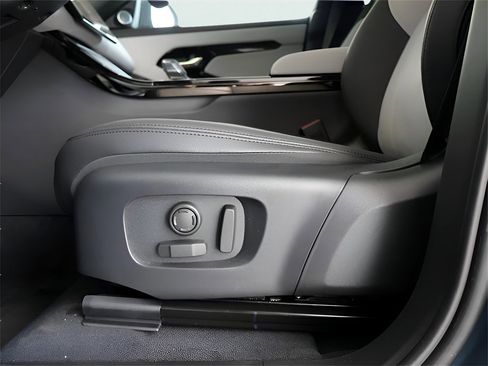 New 2026 Land Rover Range Rover Evoque Dynamic SE image 74