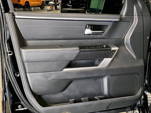 Used 2024 Toyota Tundra Platinum AWD/4WD image 9