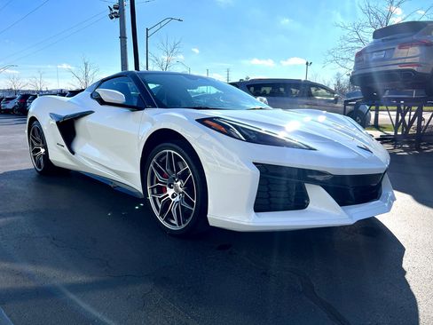 Used 2024 Chevrolet Corvette Z06 image 8