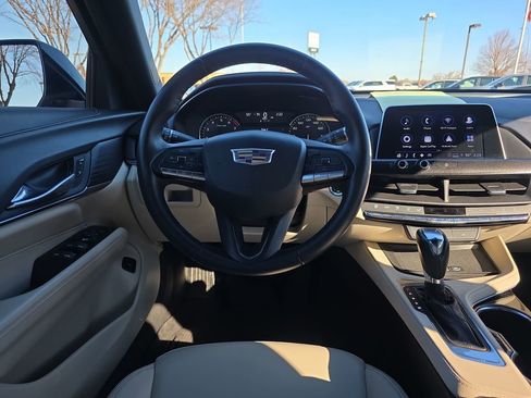 Used 2023 Cadillac CT4 Luxury image 14