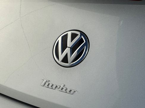 Used 2013 Volkswagen Beetle 2.0T image 27