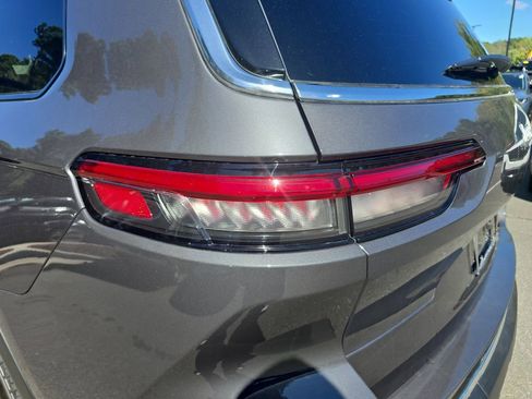 New 2025 Jeep Grand Cherokee L Limited image 35