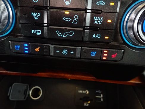 Used 2015 Ford F150 King Ranch w/ Equipment Group 601A Luxury AWD/4WD image 7