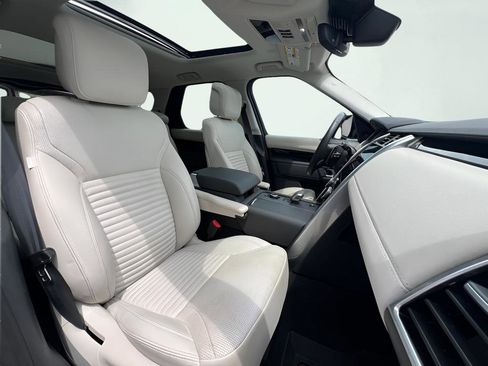 Used 2024 Land Rover Discovery S AWD/4WD image 20