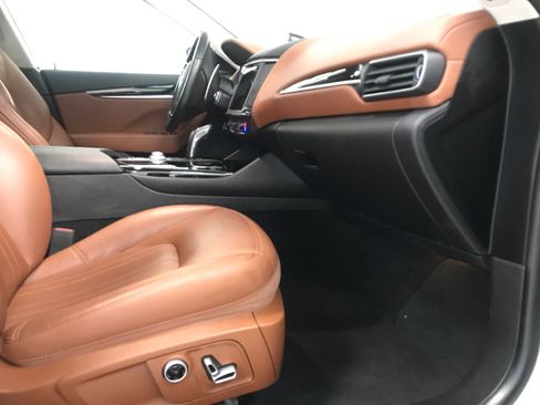 Used 2022 Maserati Levante GT image 10