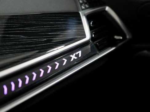 Used 2023 BMW X7 xDrive40i w/ Executive Package image 22