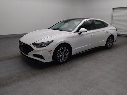 Used 2021 Hyundai Sonata SEL w/ Convenience Package FWD image 2