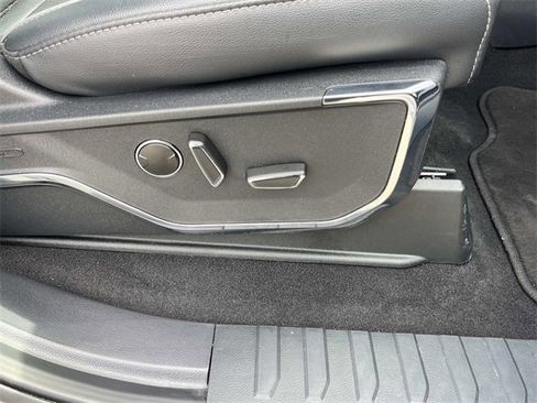 Used 2024 Ford F150 Lariat w/ Equipment Group 502A High image 24