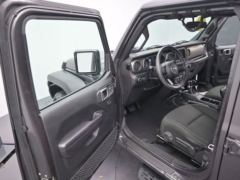 Used 2018 Jeep Wrangler Unlimited Sport S image 10
