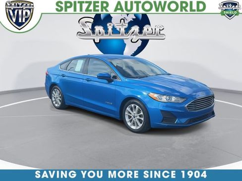 Used 2019 Ford Fusion SE image 2