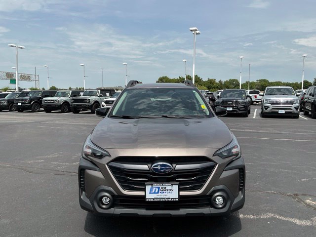 Used 2024 Subaru Outback Premium AWD/4WD image 8