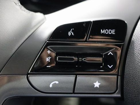 Certified 2025 Hyundai Elantra Sport image 11