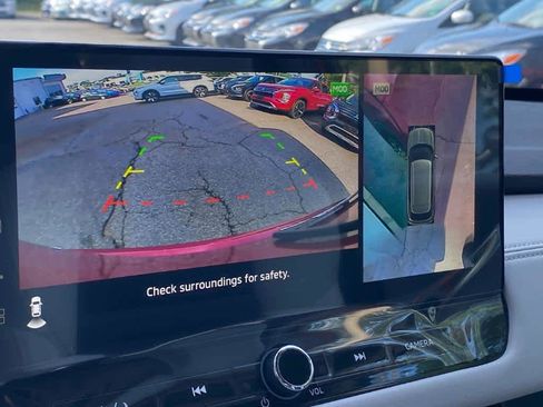 New 2025 Mitsubishi Outlander SE image 10