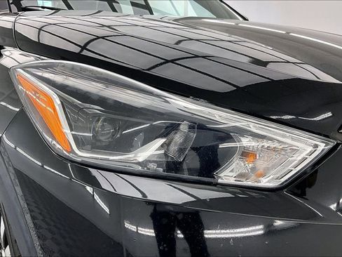 Used 2020 Nissan Kicks SR FWD image 29