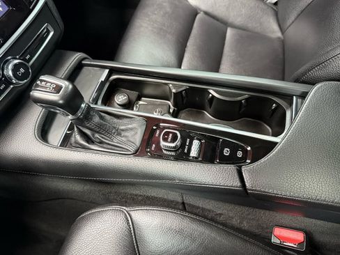 Used 2017 Volvo S90 T6 Momentum w/ Vision Package AWD/4WD image 23