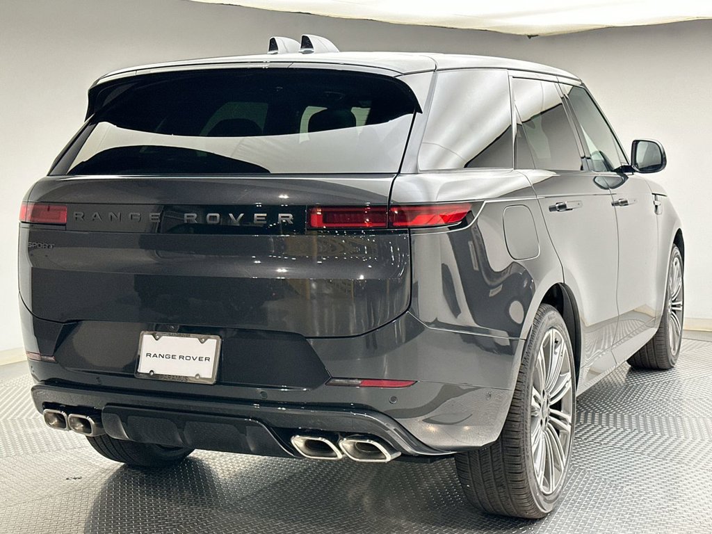 New 2027 Land Rover Range Rover Sport Dynamic SE AWD/4WD image 3