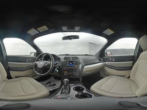 Used 2018 Ford Explorer 4WD w/ Class II Trailer Tow Package image 13