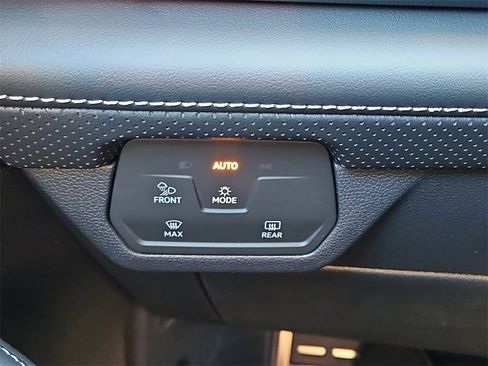 New 2026 Volkswagen Atlas Cross Sport SEL Premium R-Line image 10