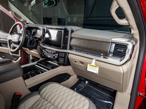 Used 2026 Ford F250 Platinum w/ Platinum Plus Package image 18