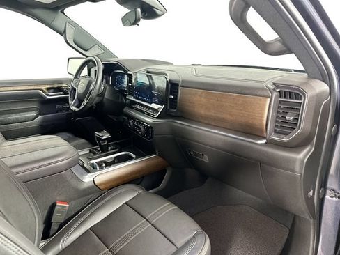Used 2023 Chevrolet Silverado 1500 High Country w/ Technology Package AWD/4WD image 31