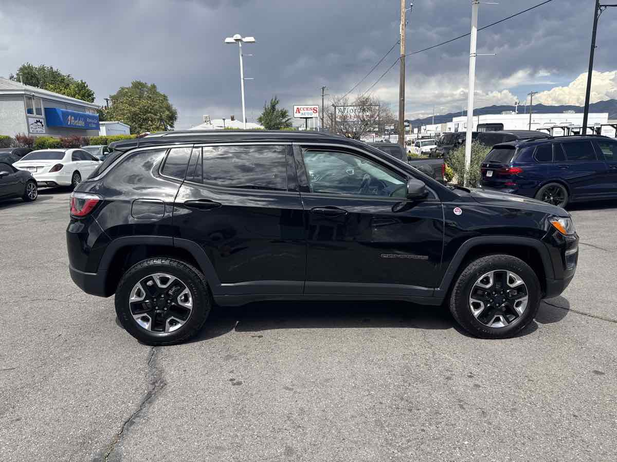 Used 2018 Jeep Compass Trailhawk w/ Navigation Group AWD/4WD image 5