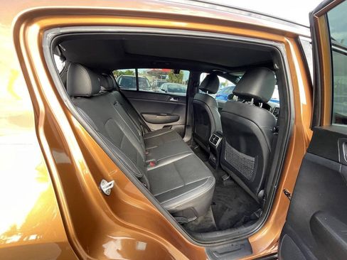Used 2020 Kia Sportage S w/ S FWD Sunroof Package image 15