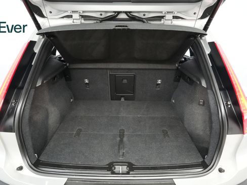 Used 2023 Volvo XC40 Recharge Ultimate AWD/4WD image 8