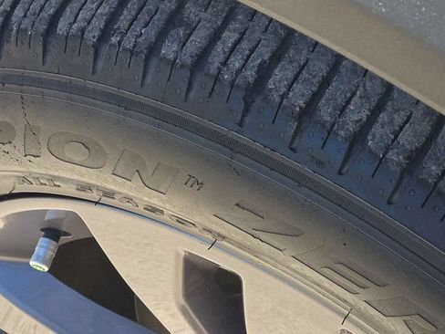Used 2022 Ford Explorer XLT w/ Equipment Group 202A RWD image 18