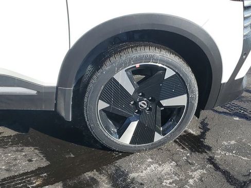 New 2026 Nissan Kicks SR w/ Cold Weather Package image 9