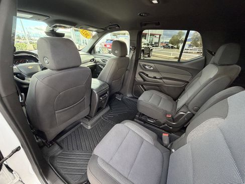 Used 2023 Chevrolet Traverse LT image 23