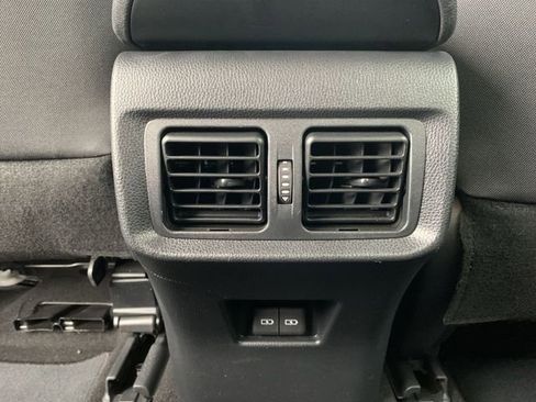 Used 2023 Toyota Venza LE image 31