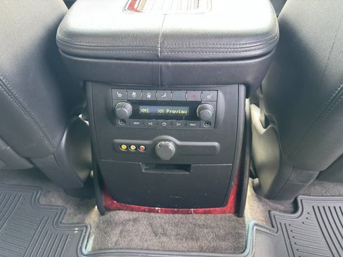 Used 2012 Cadillac Escalade Luxury image 45