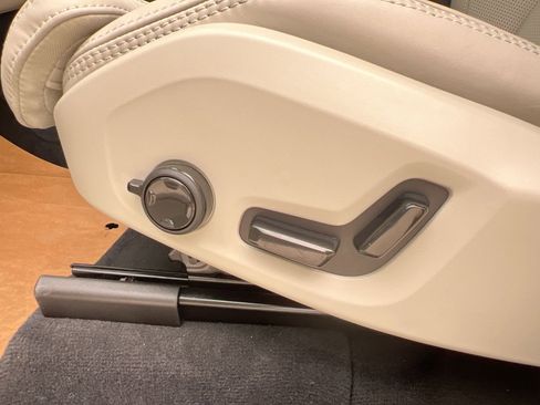 New 2026 Volvo XC90 B6 Ultra w/ Protection Package Premier image 14