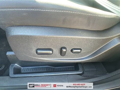 Used 2017 Ford Escape SE w/ Equipment Group 201A image 15