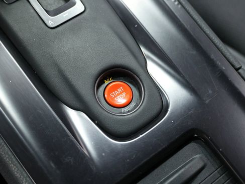 Used 2014 Nissan GT-R Premium image 36