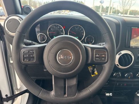 Used 2013 Jeep Wrangler Unlimited Sahara w/ Connectivity Group image 17