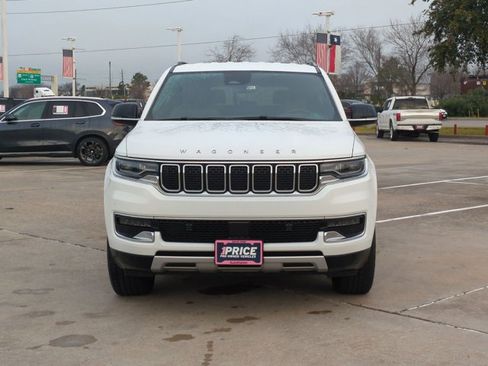 Used 2024 Jeep Wagoneer Series II w/ Flexible Seating Group image 2