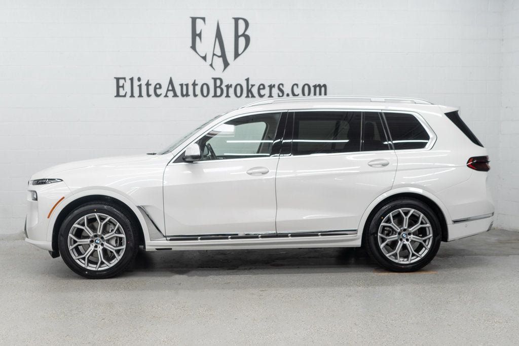 Used 2025 BMW X7 xDrive40i AWD/4WD image 2