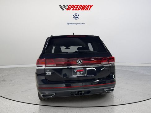New 2026 Volkswagen Atlas SE image 8