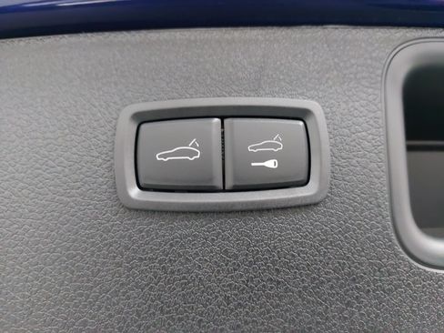 Certified 2026 Porsche Macan AWD/4WD image 15
