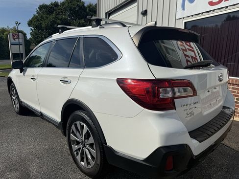 Used 2019 Subaru Outback 2.5i Touring AWD/4WD image 9