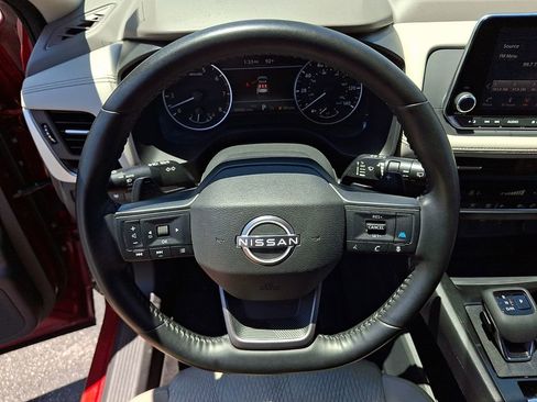 Used 2025 Nissan Rogue SV AWD/4WD image 18